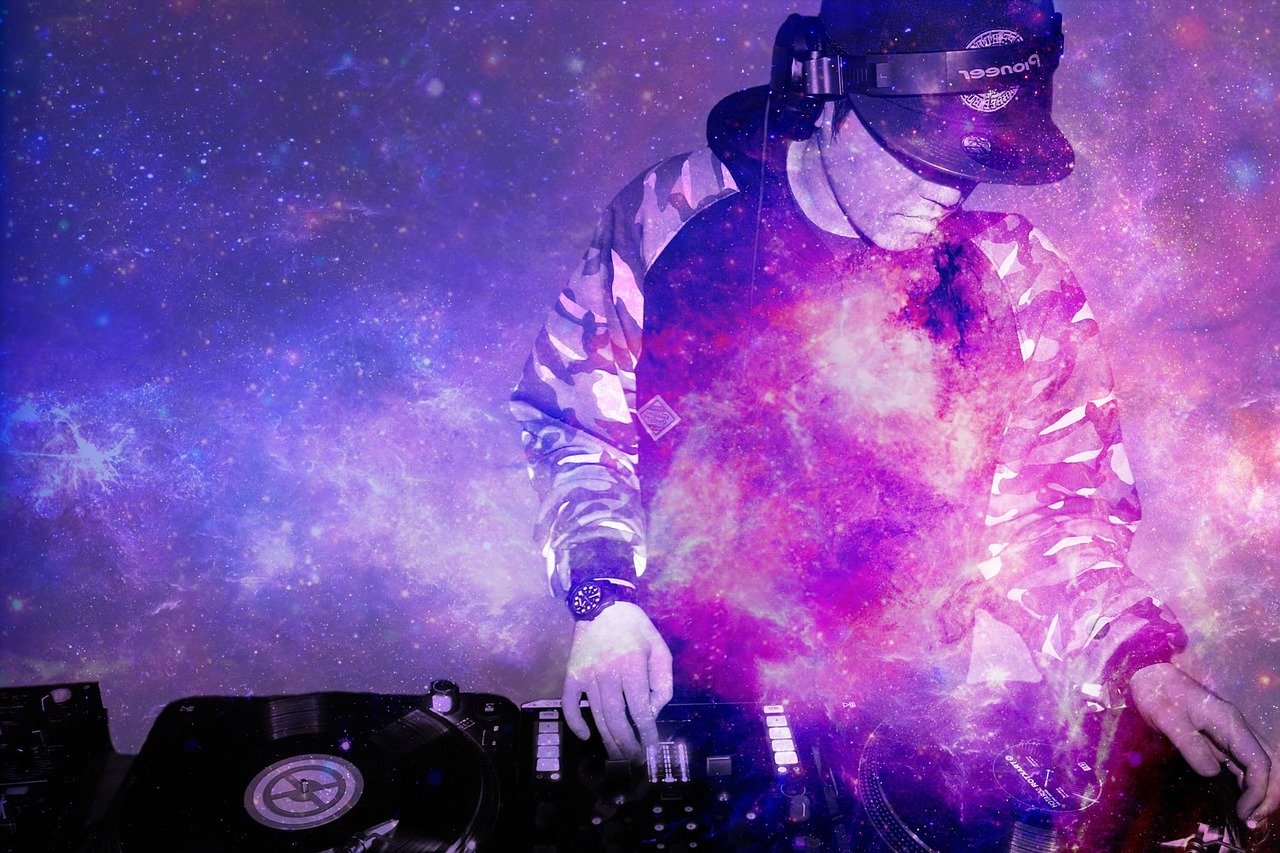 最新DJ，潮流音乐的新声音引领者